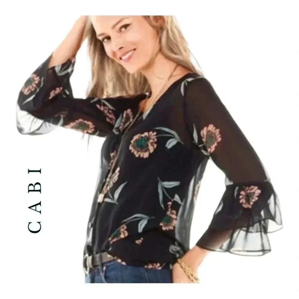 0508W. CABI SHEER TOP WITH FLUTTER 3/4 SLEEVES FLORAL DESIGN SIZE XSMALL